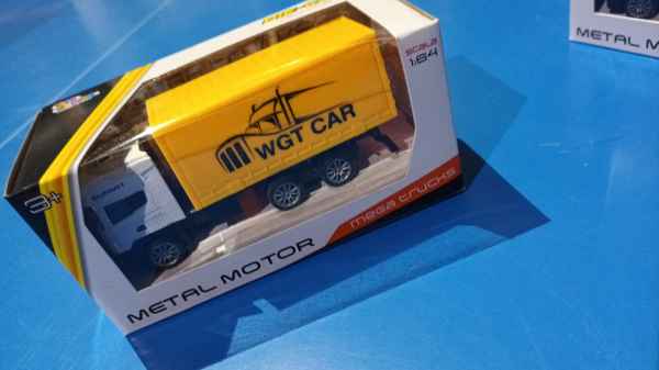 camion con container 1/64