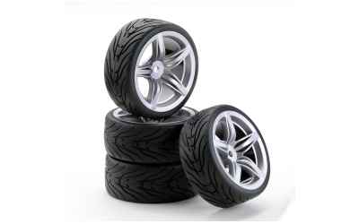 carson set gomme scolpite complete di cerchi a stella silver per modelli 1/10 on road