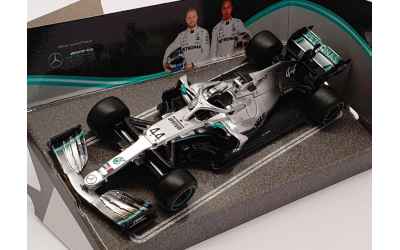 burago Burago 1/43 Scale 18-38136 - Mercedes AMG Petronas F1 W10 EQ Power + #44