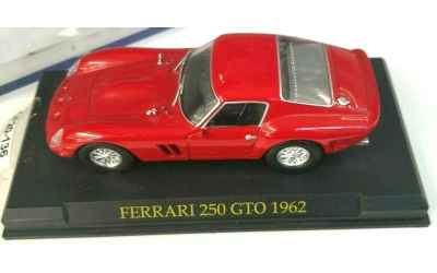 BRUMM FERRARI 250 GTO 1962 1/43 CON BASETTA