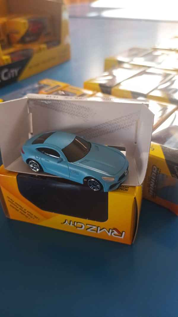 Mercedes AMG GT S 1/64 celeste RMZ City RMZ City - giocattolo, statico- da collezione-con retrocarica-a frizione Mercedes AMG GT S 1/64 celeste RMZ City RMZ City - giocattolo, statico- da collezione-con retrocarica-a frizione